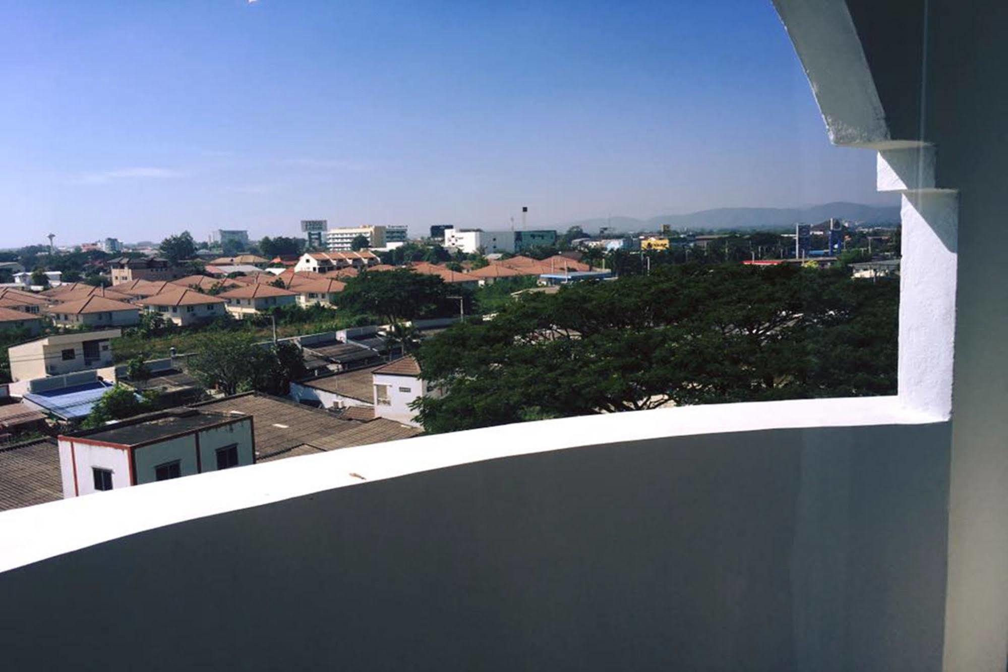 Sereno Airport Hotel Chiang Mai Buitenkant foto